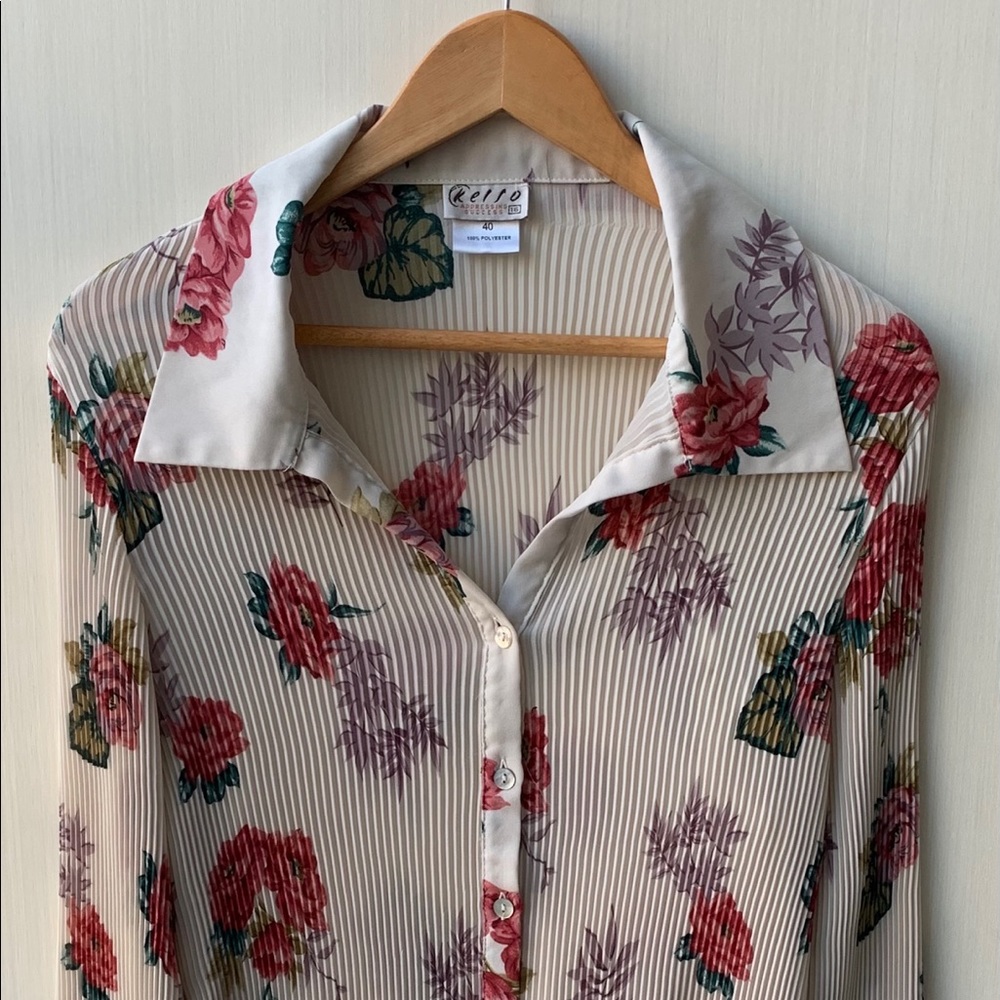 Vintage accordion pleated lettuce trim collar top